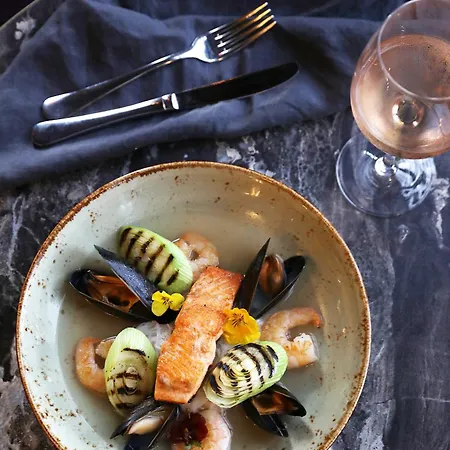 Hotel Elmbank York, Tapestry Collection By Hilton York