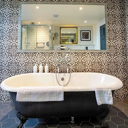 Elmbank York, Tapestry Collection By Hilton Hotel York